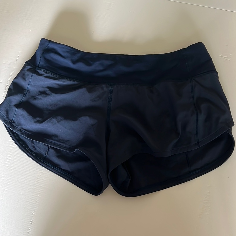 Lululemon speed shorts 2.5” size 4